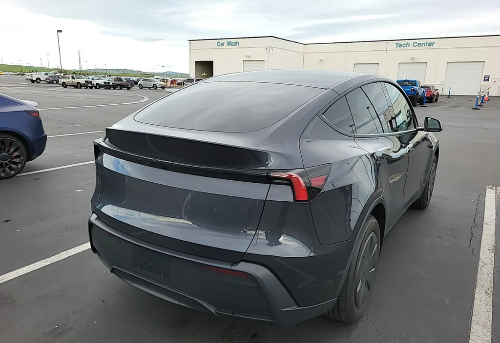 Used 2026 Tesla Model Y Long Range with VIN 7SAYGDED3TA603662 for sale in Plano, TX