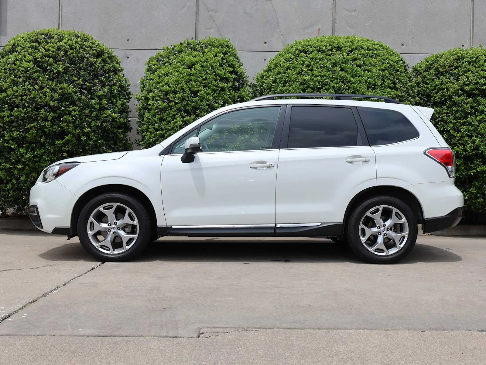 Used 2017 Crystal White Pearl Subaru Touring image 5