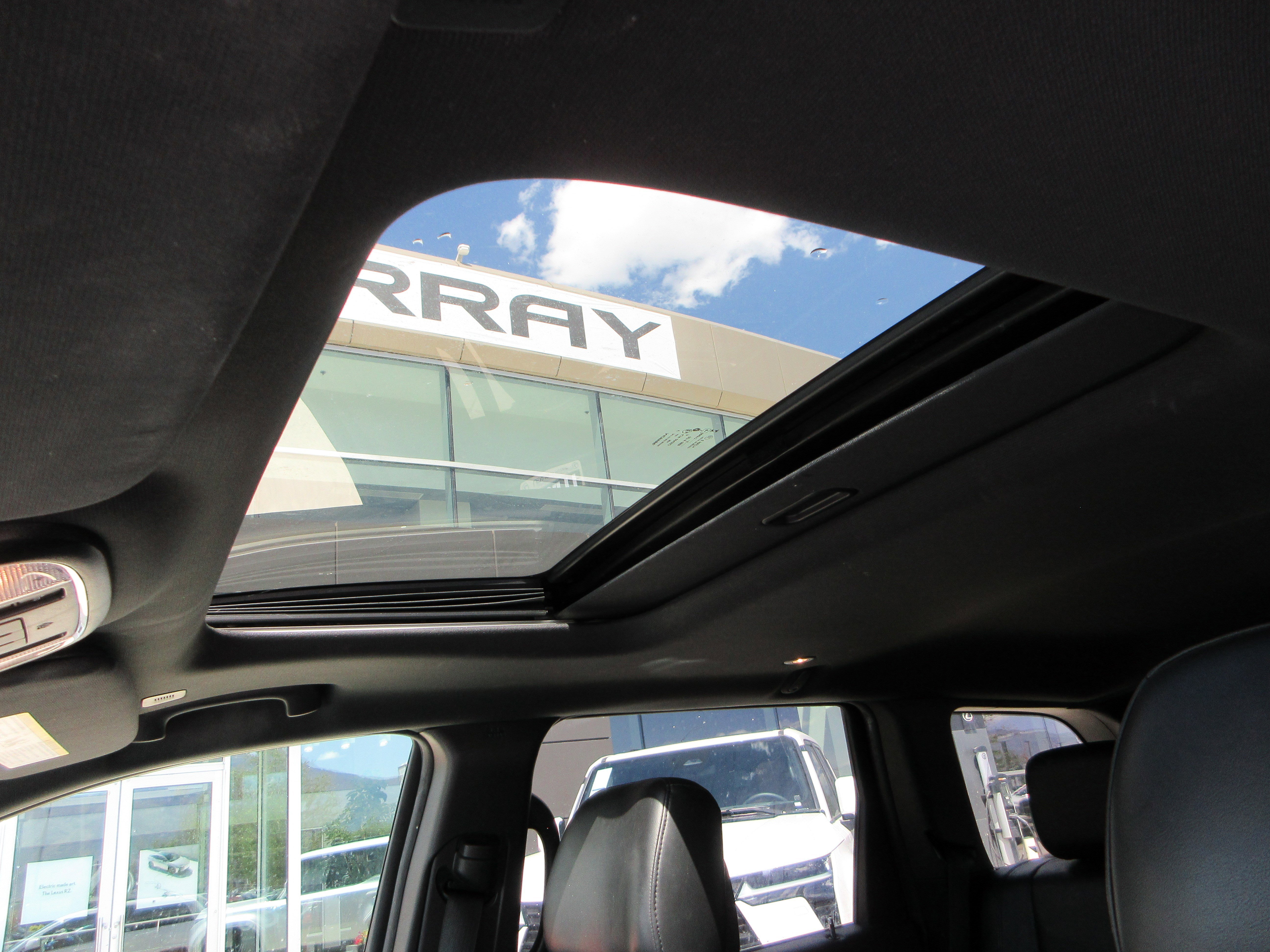 Used 2017 Bright White Clearcoat Jeep Altitude image 17