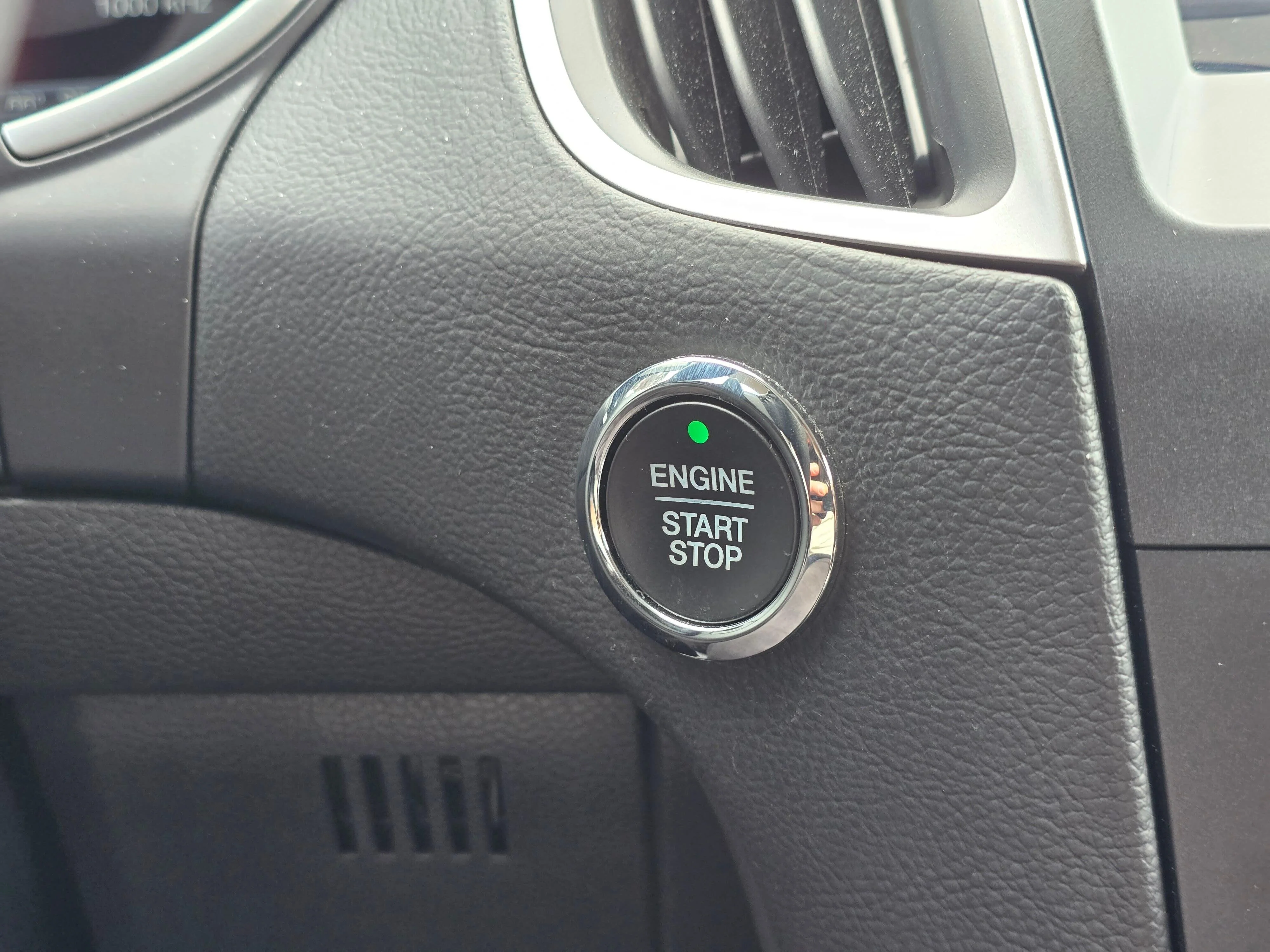 Used 2019 Ingot Silver Metallic Ford SEL image 23