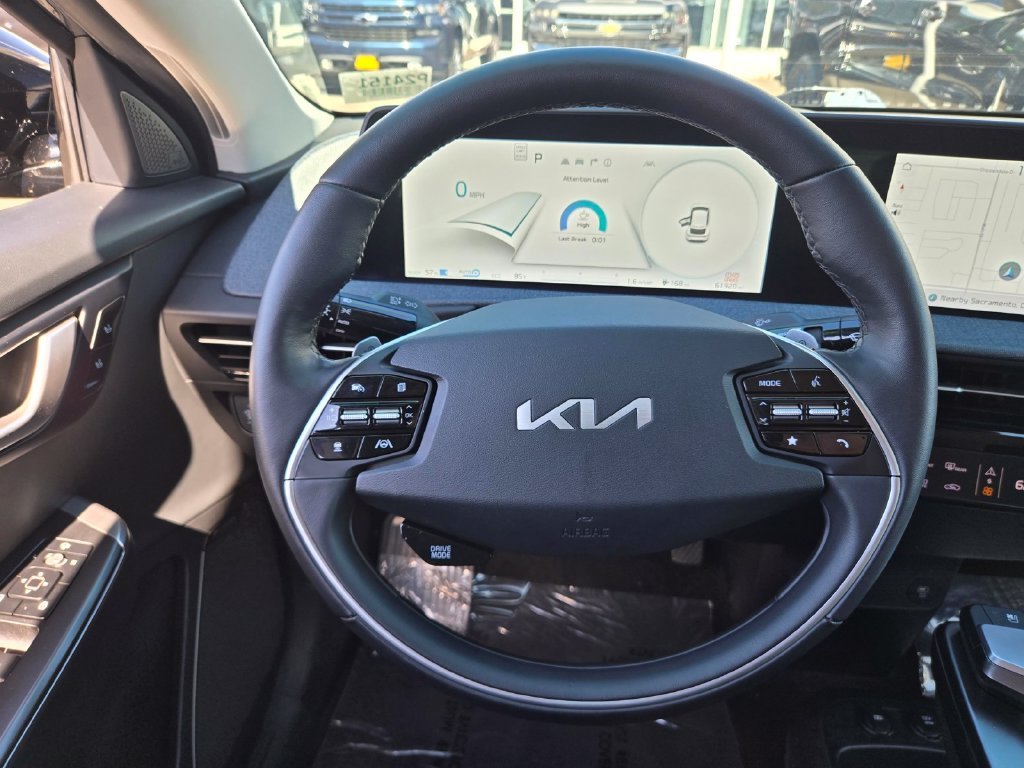 Used 2023 Gray Kia Wind image 14