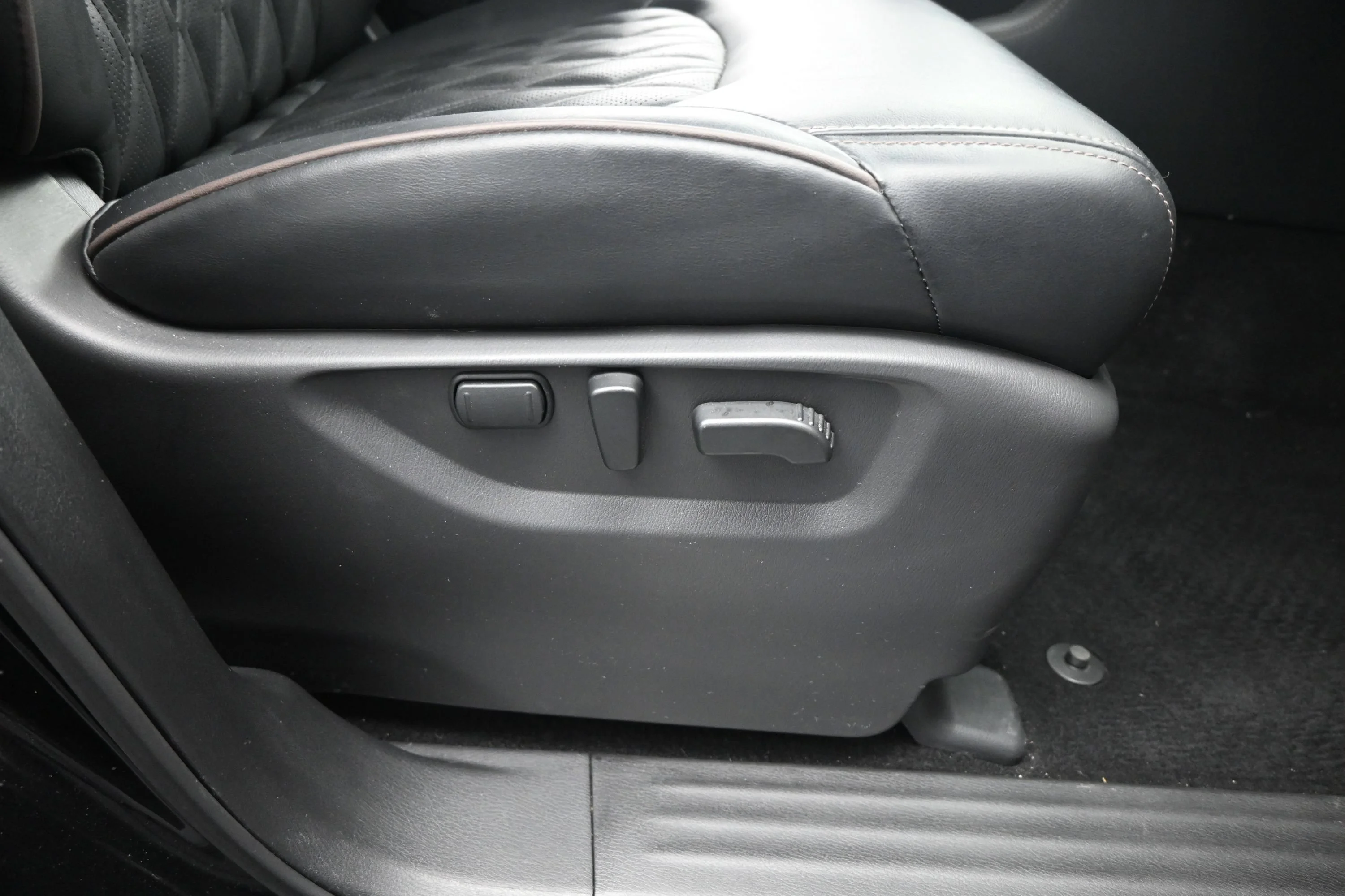 Certified Used 2024 Super Black Nissan Platinum image 16