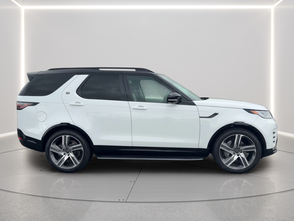 New 2026 Fuji White Land Rover Dynamic SE image 4