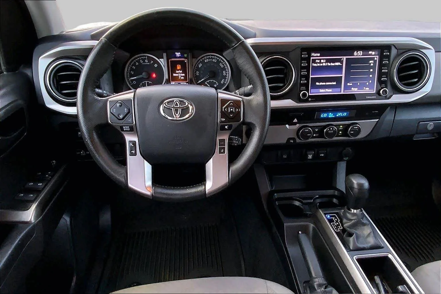 Used 2023 Ice Cap Toyota SR5 image 6