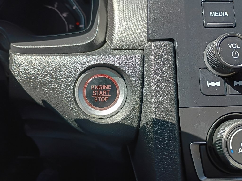 Used 2018 Crystal Black Pearl Honda LX-P image 22