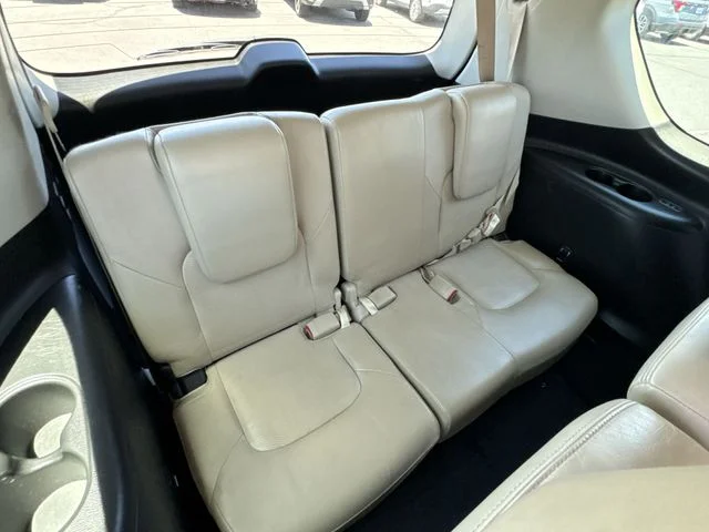 Used 2018 Brown Nissan SL image 28