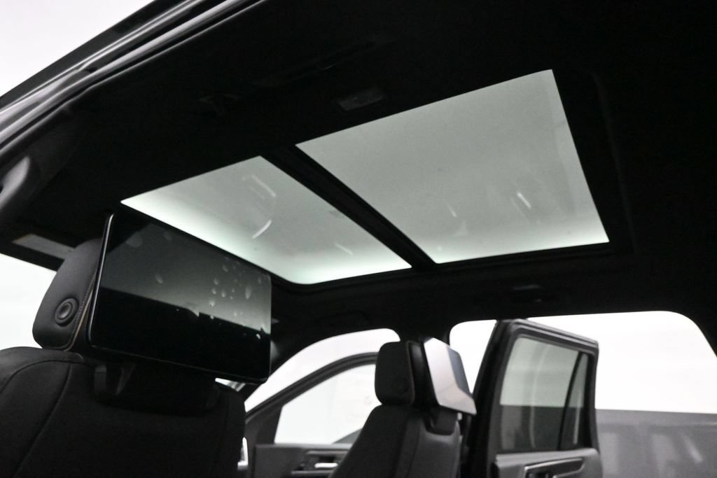 New 2026 Onyx Black GMC Elevation image 16