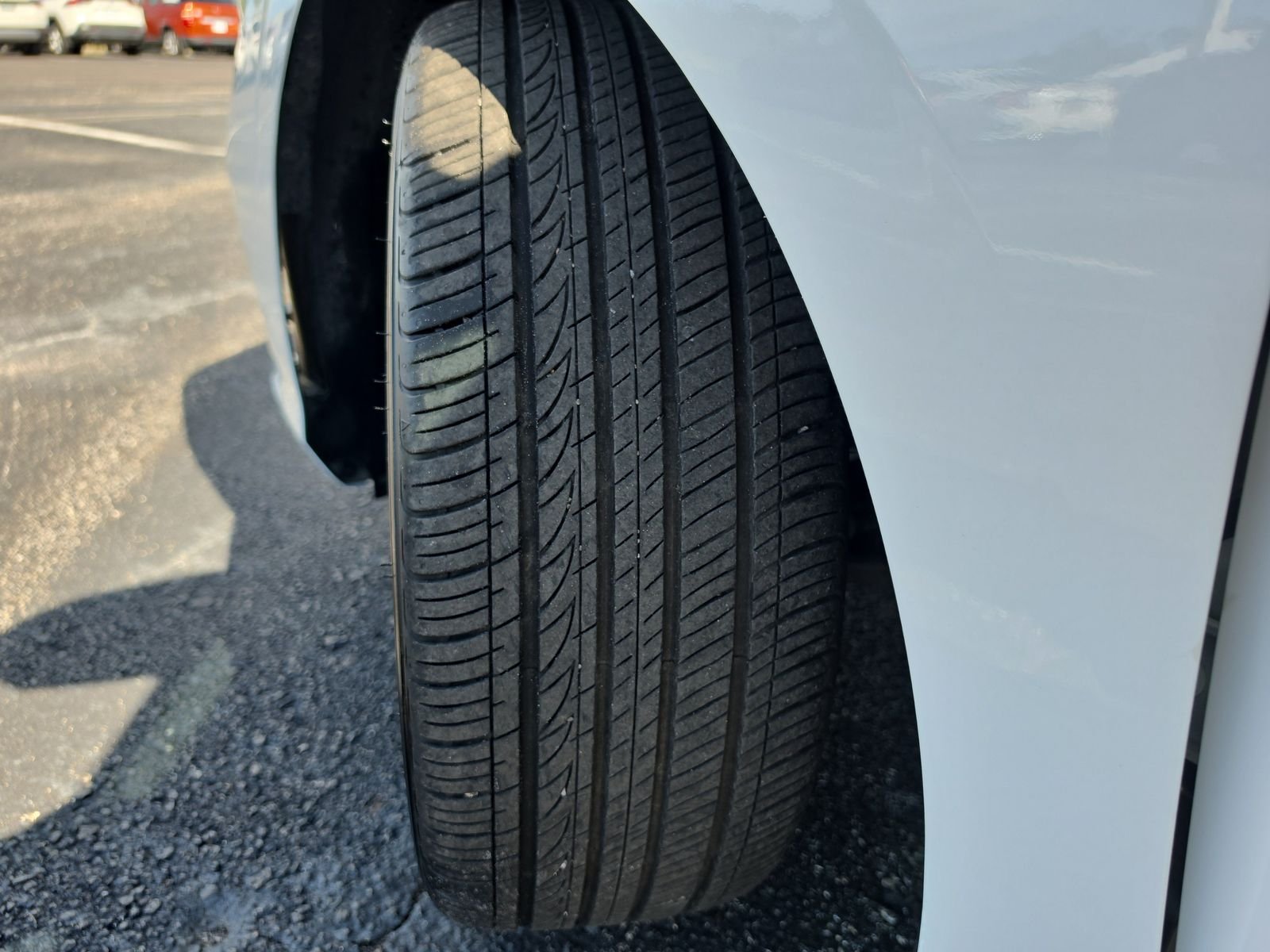 Used 2025 White Hyundai SEL Sport image 29