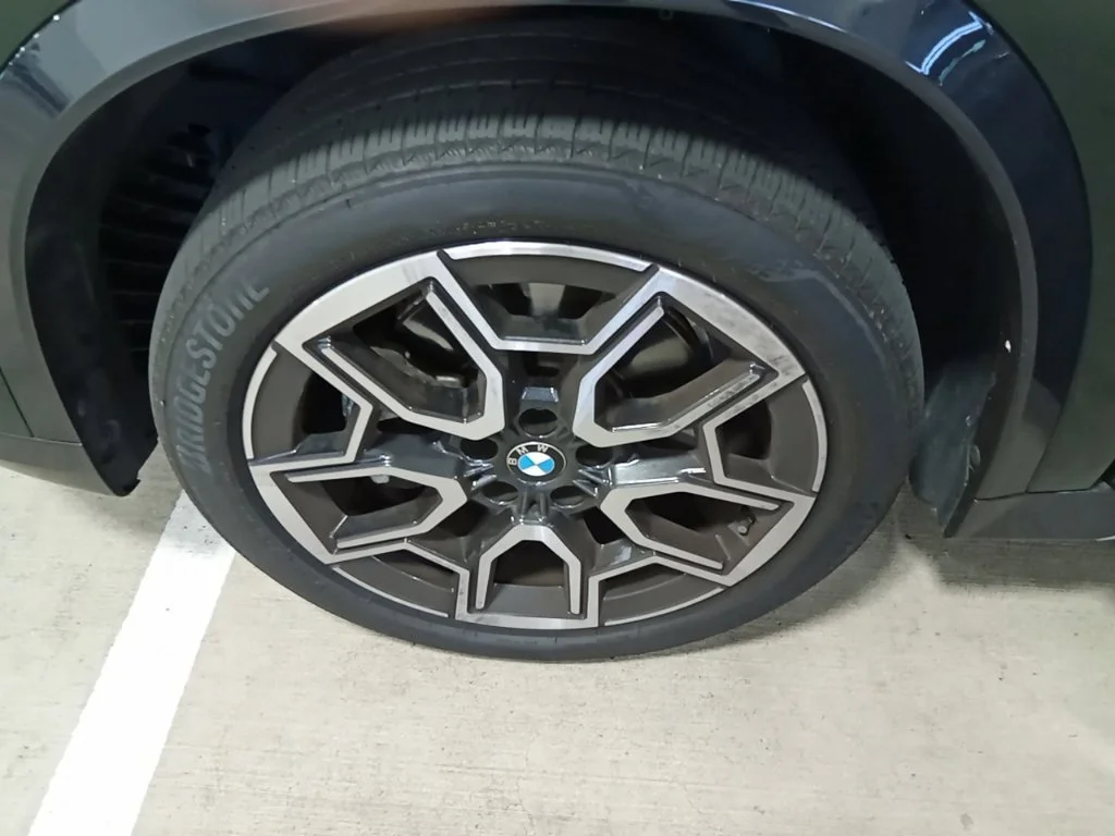 Used 2025 Blue Bay Lagoon Metallic BMW xDrive28i image 17