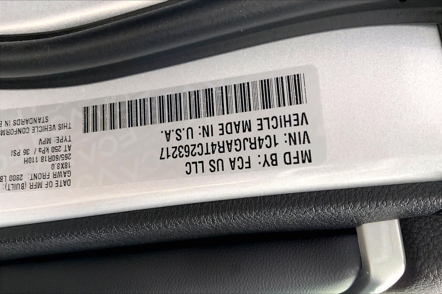 New 2026 Silver Zynith Exterior Paint Jeep Laredo Altitude image 18