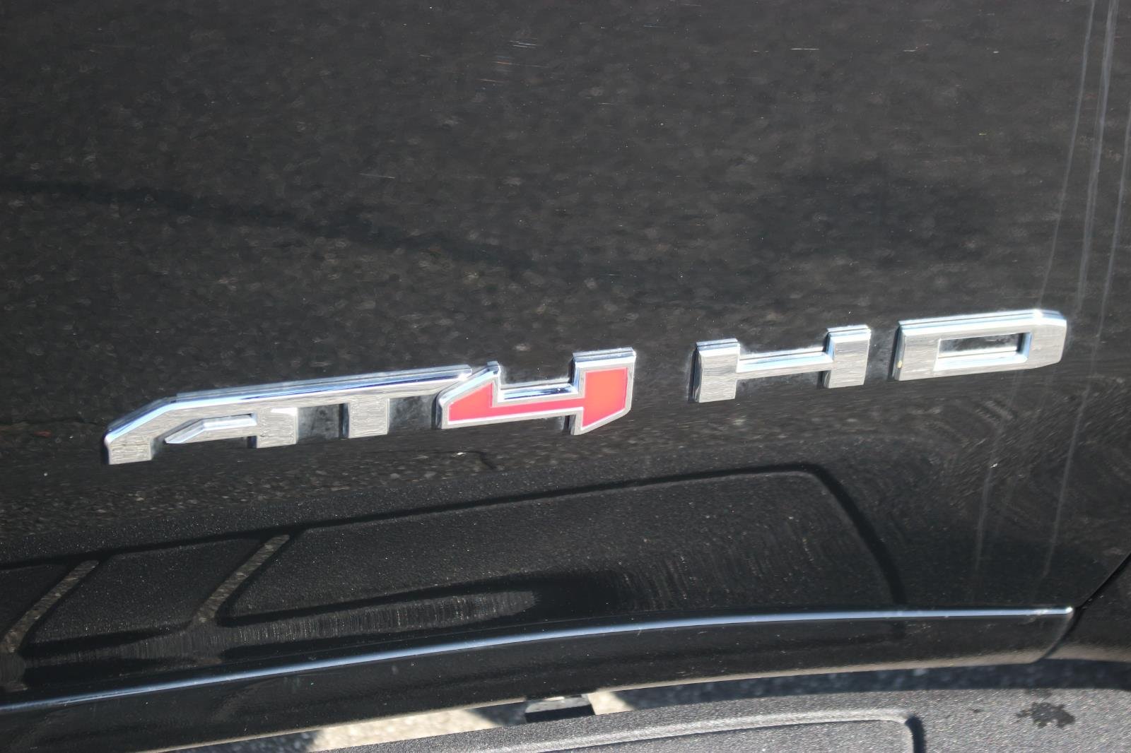 Used 2025 Onyx Black GMC AT4 image 12