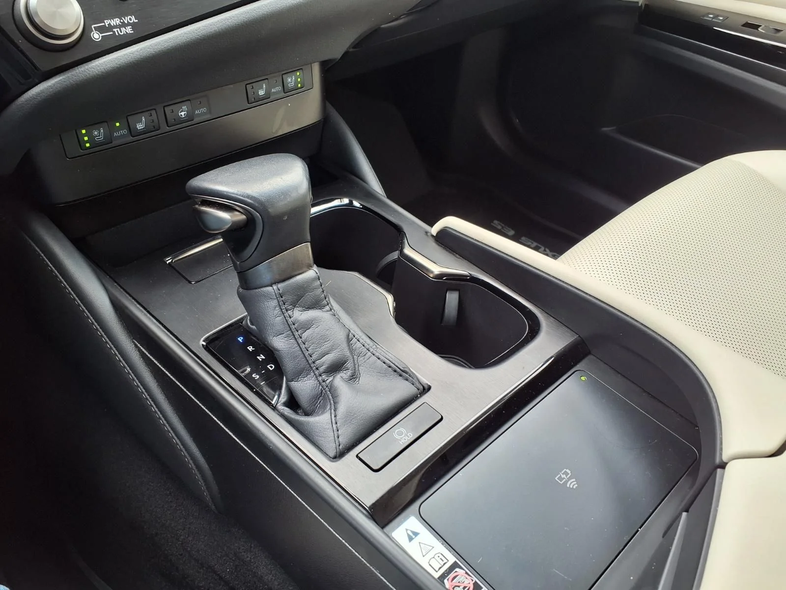Used 2023 Red Lexus 350 image 25