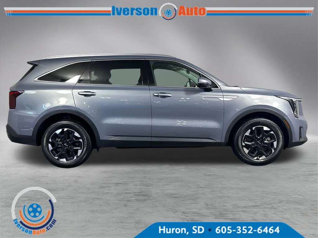 Used 2024 Everlasting Silver Kia S image 13