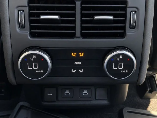 New 2026 Carpathian Grey Land Rover Dynamic SE image 42
