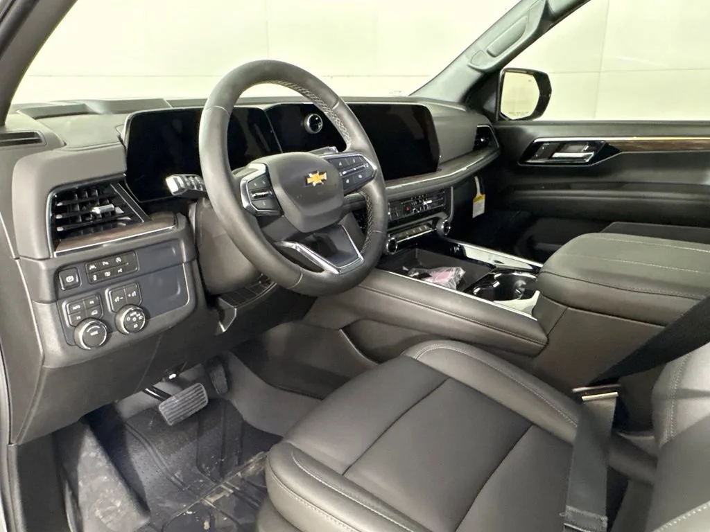 New 2026 Sterling Gray Metallic Chevrolet LT image 27