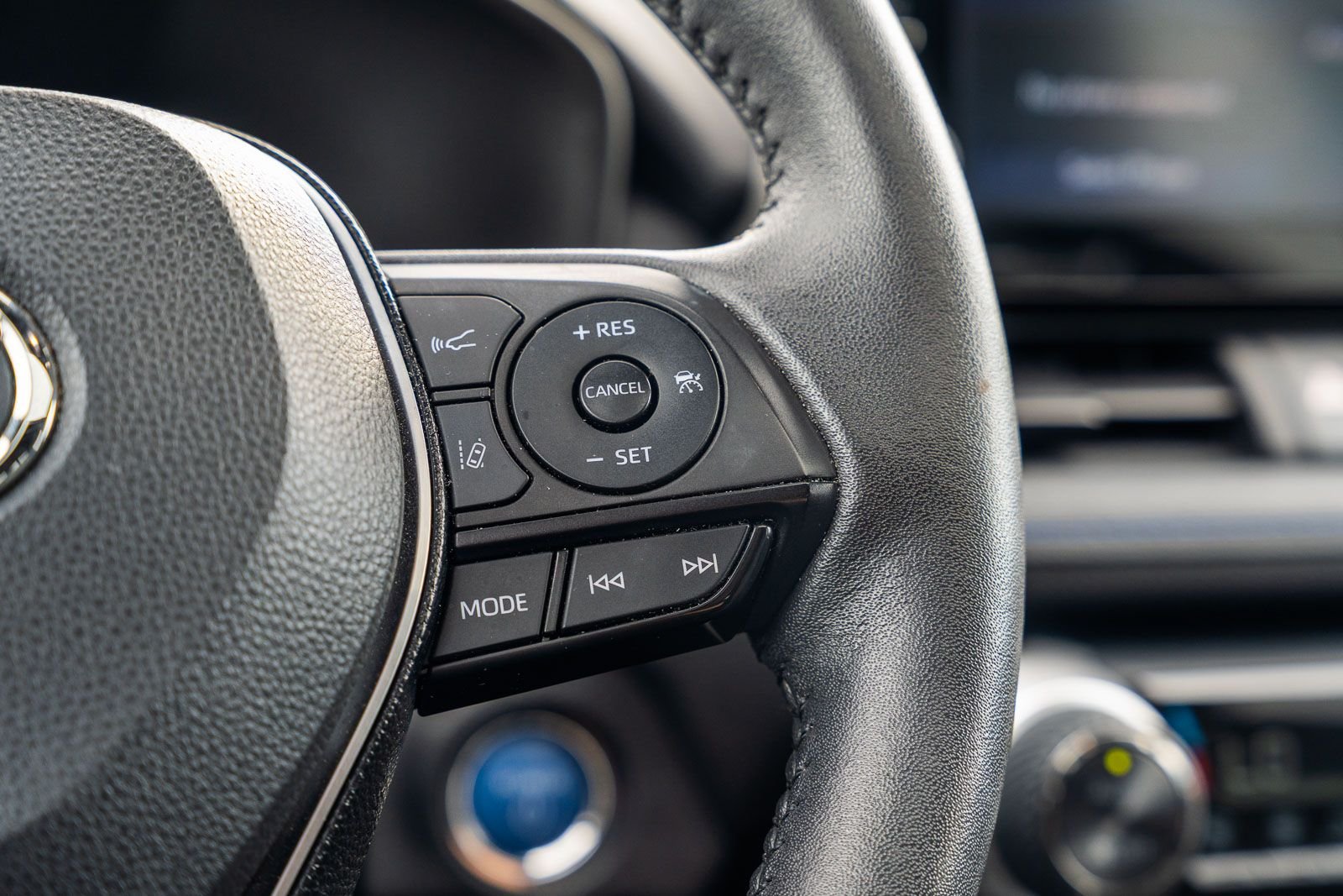 2022 Toyota RAV4 SE - Photo 27