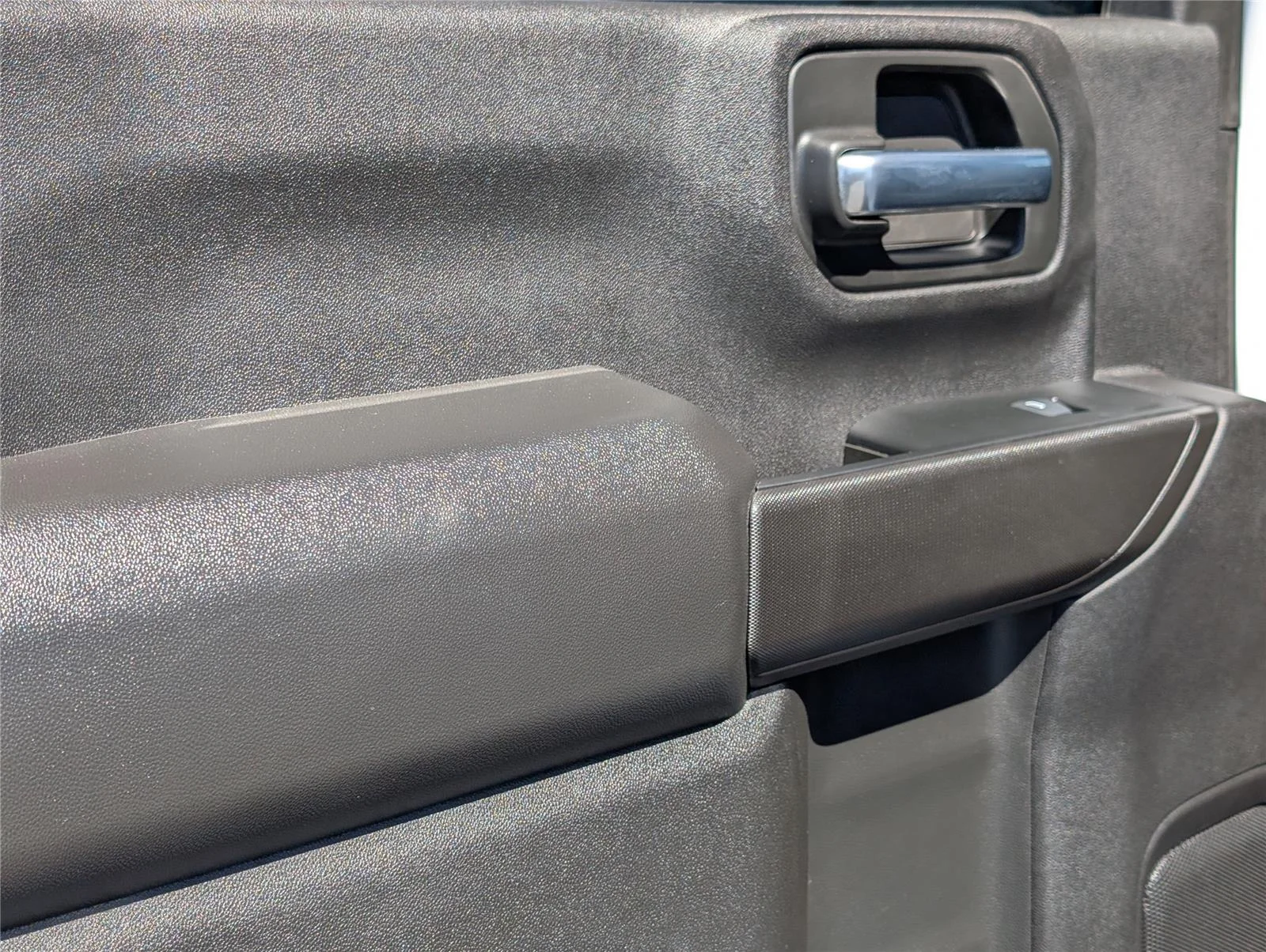 Used 2025 Summit White Chevrolet Custom image 33