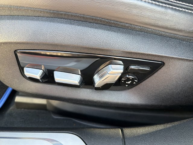 Used 2022 Black Sapphire Metallic BMW M760i xDrive image 25