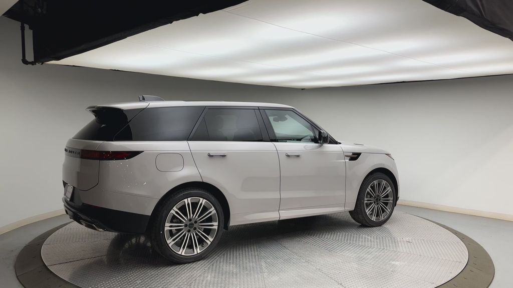 2026 Land Rover Range Rover Sport SE
