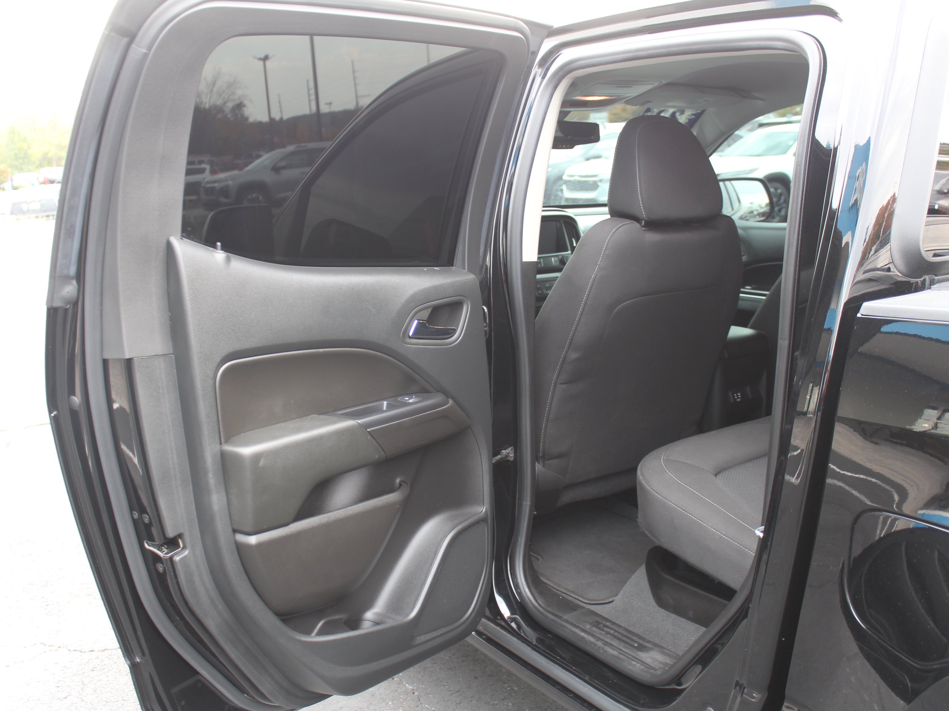 Used 2022 BLACK Chevrolet 2WD LT image 19
