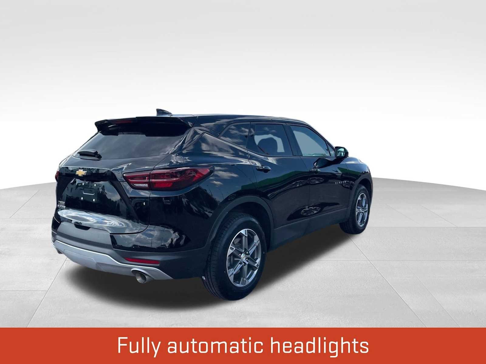 Used 2023 Black Chevrolet 2LT image 5