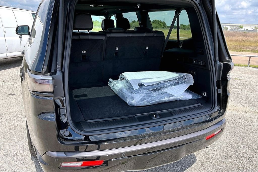 New 2026 Jeep Grand Wagoneer L 4D Sport Utility