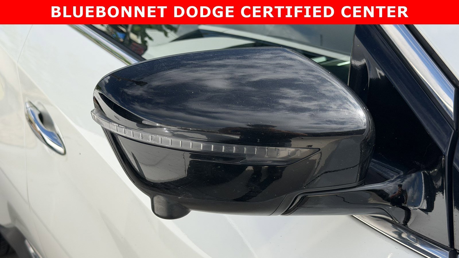 Certified Used 2017 Pearl White Nissan Platinum image 6