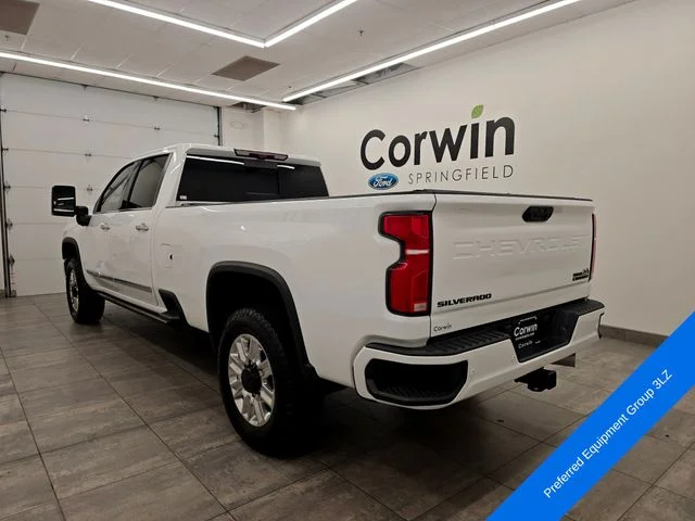 Used 2025 Summit White Chevrolet High Country image 3