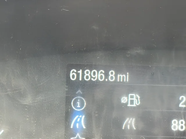 Used 2022 Red Ford SEL image 9