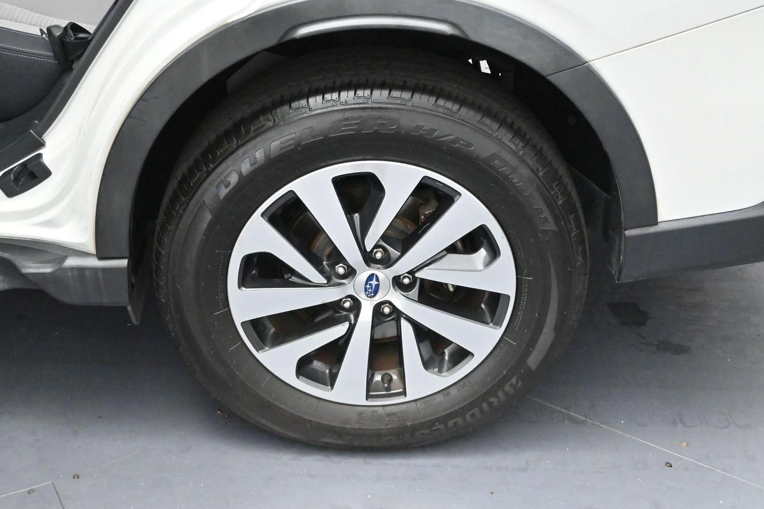 Used 2020 Crystal White Pearl Subaru Premium image 27