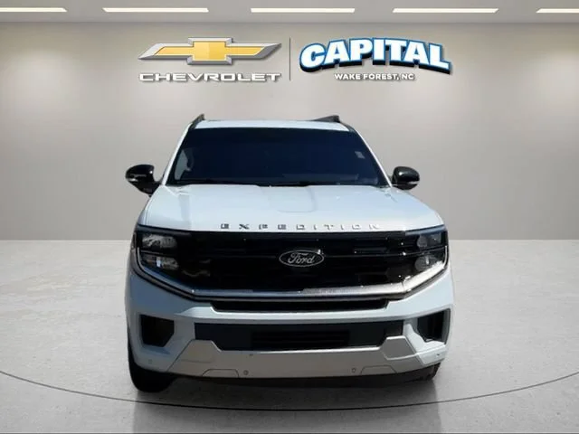 Used 2025  Ford Platinum image 8