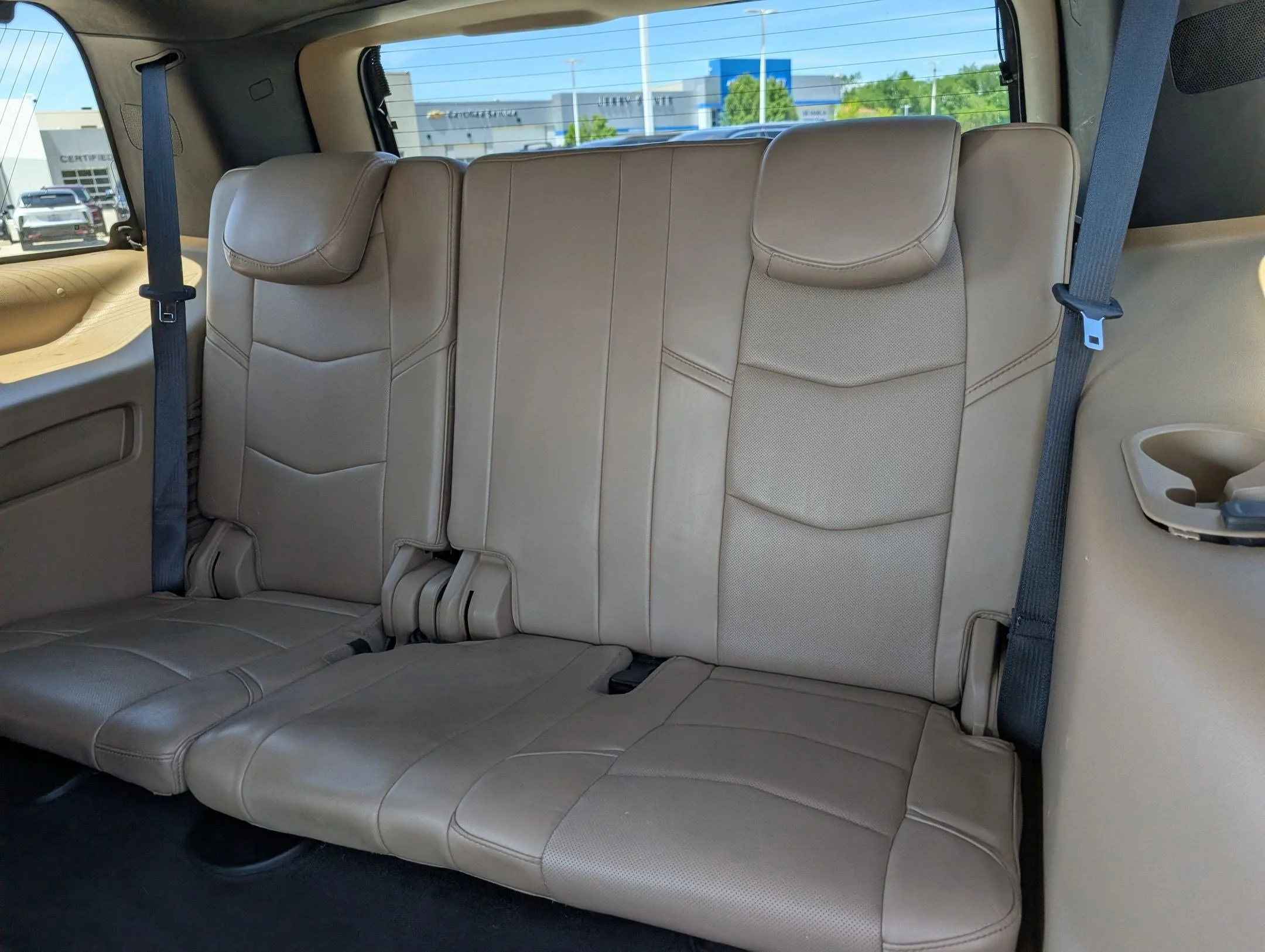 Used 2020 Crystal White Tricoat Cadillac Platinum image 35