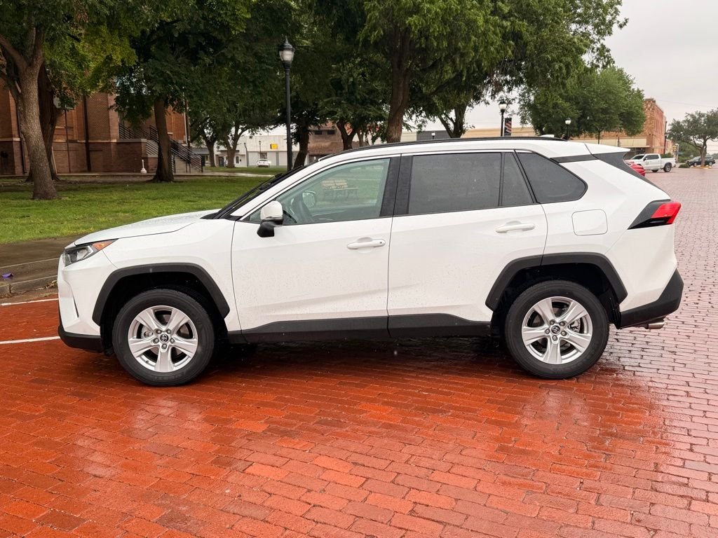 2019 Toyota RAV4 XLE FWD's photo