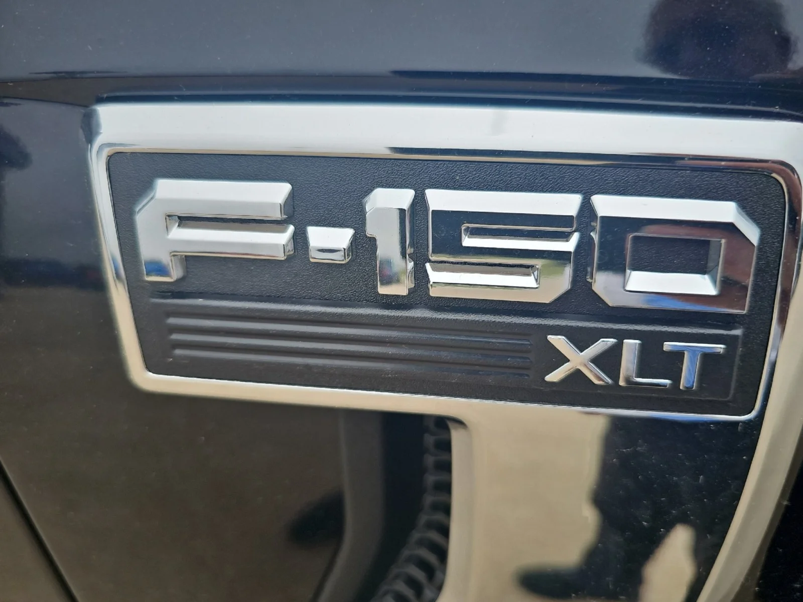 New 2026 Agate Black Metallic Ford XLT image 5