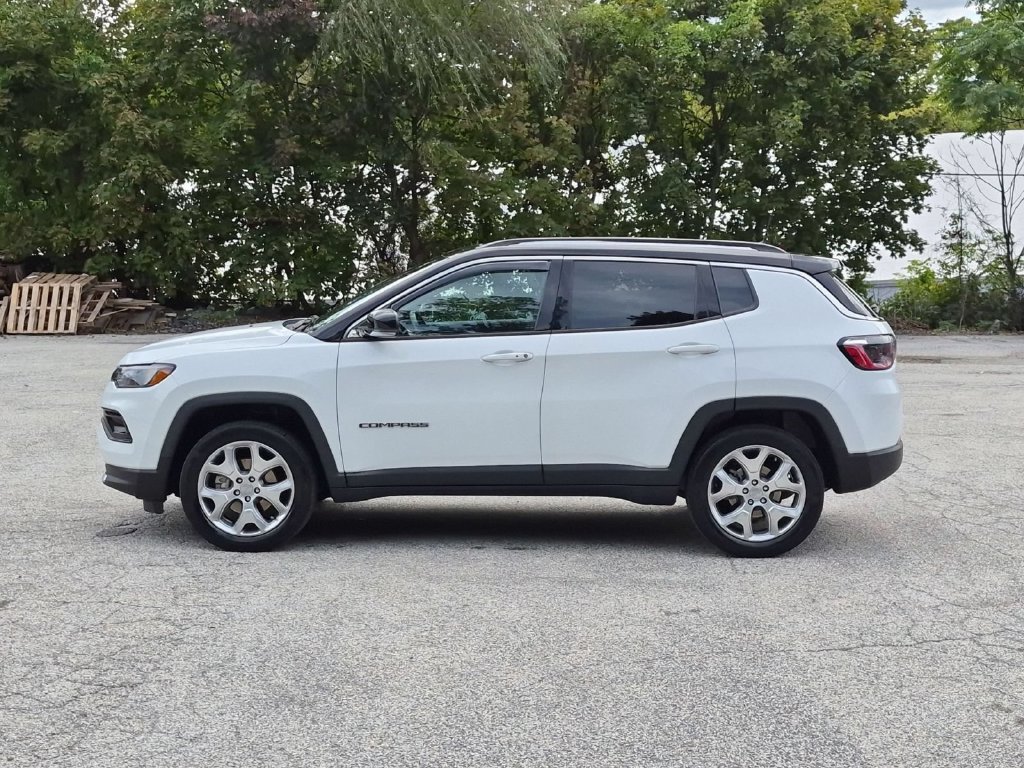 Used 2022 White Jeep Limited image 8