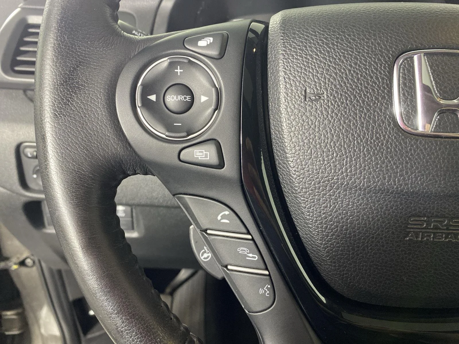 Used 2020 Pacific Pewter Metallic Honda RTL-E image 14