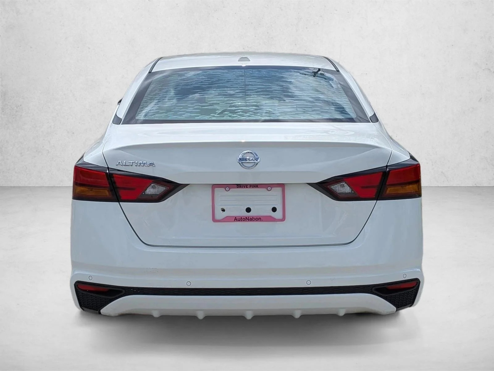 Used 2020 Glacier White Nissan 2.5 S image 6