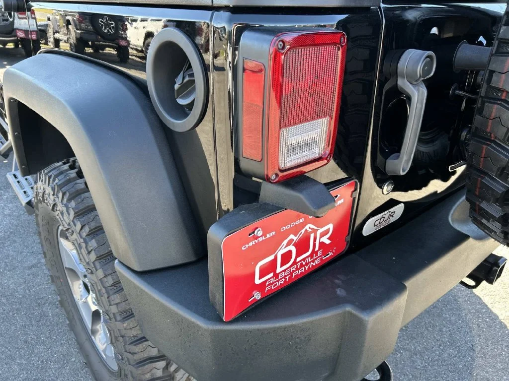 Used 2018 Black Jeep Unlimited Sport image 16