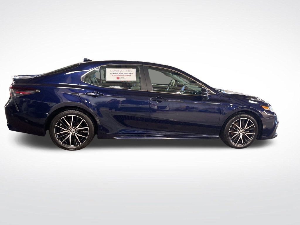 Used 2021  Toyota SE image 6