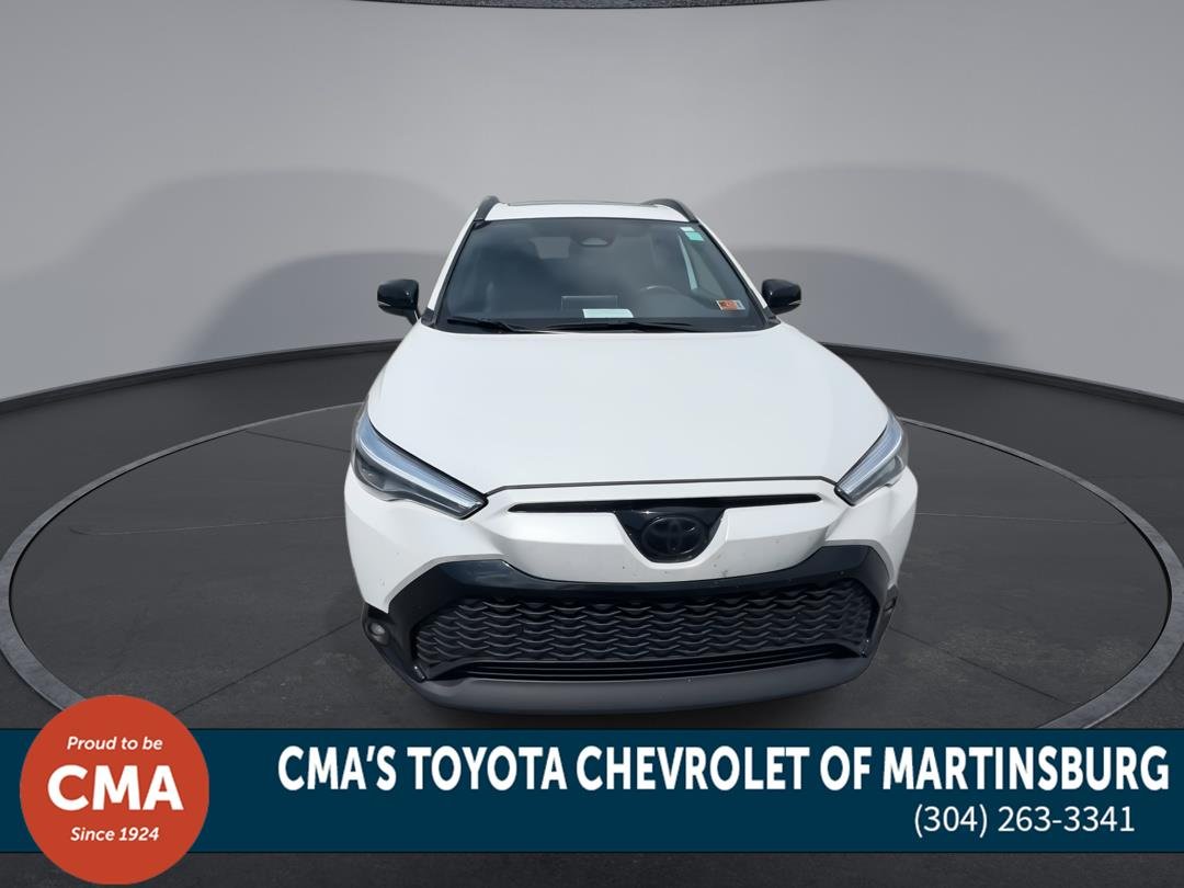 Used 2025 Wind Chill Pearl Toyota XSE image 3