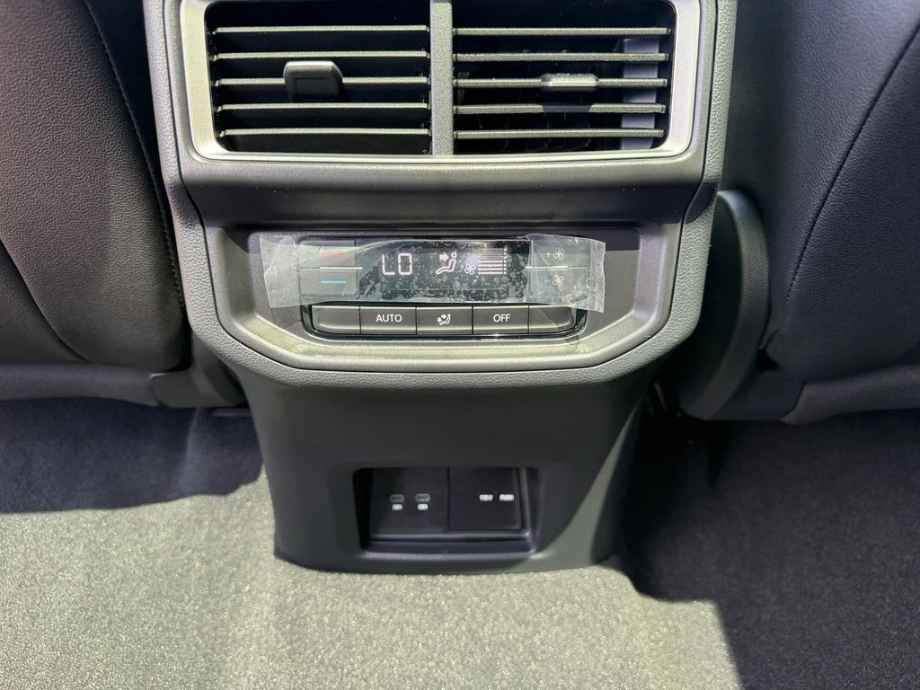 New 2026 Opal White Pearl Volkswagen SE w/Technology image 27