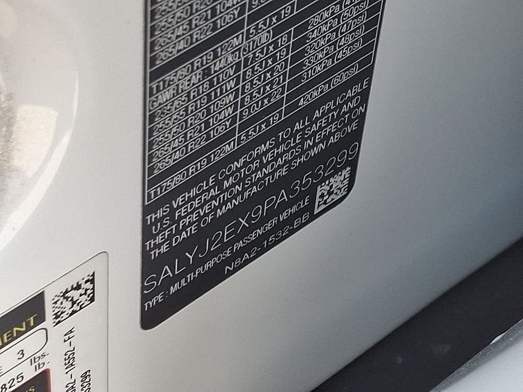 Used 2023 Fuji White Land Rover S image 27
