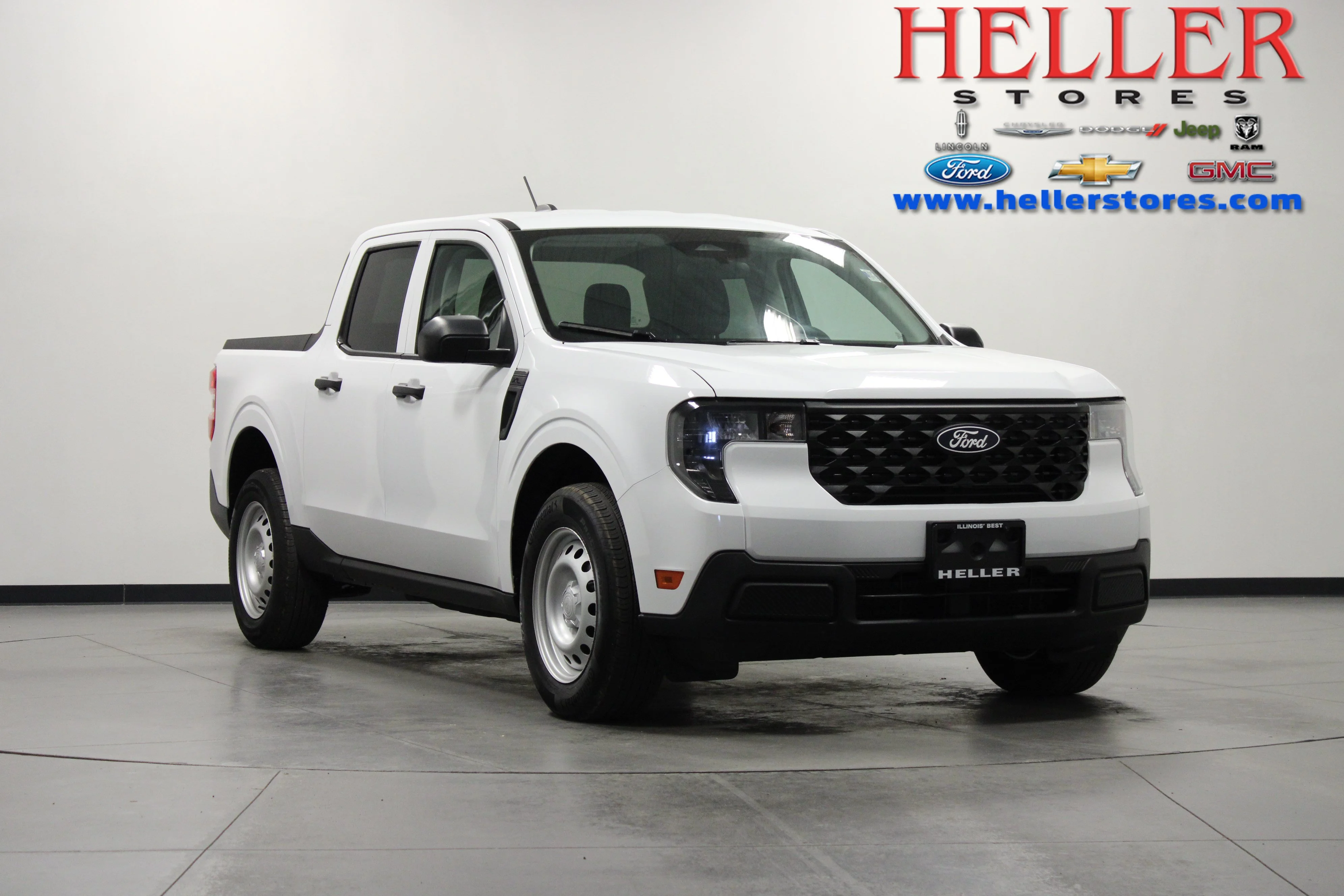 Used 2025 Oxford White Ford XL image 1