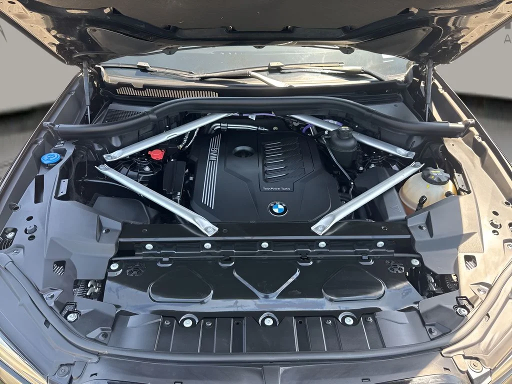 Used 2022 Black BMW xDrive40i image 33