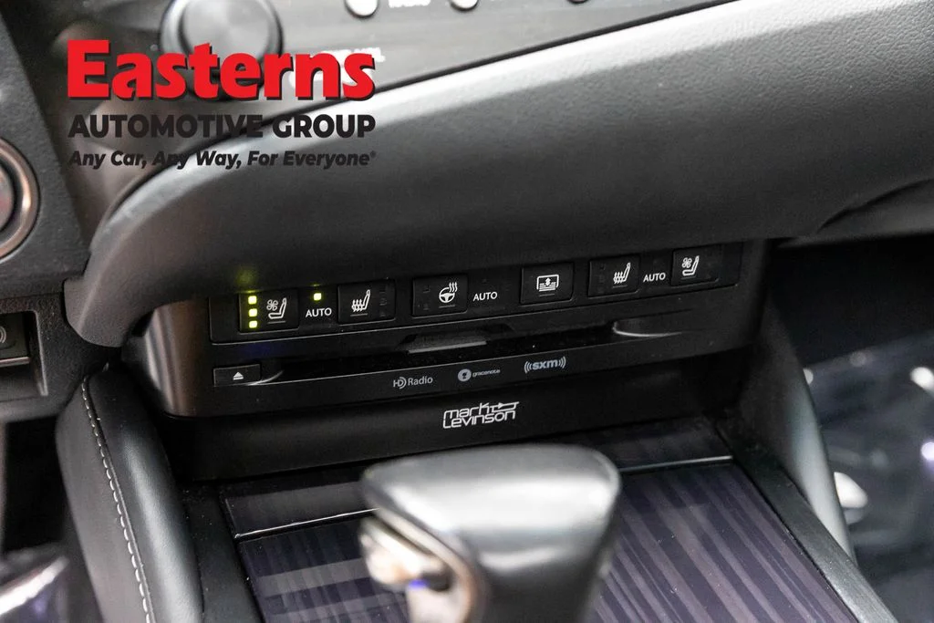 Used 2019 Silver Lexus 350 Ultra Luxury image 21
