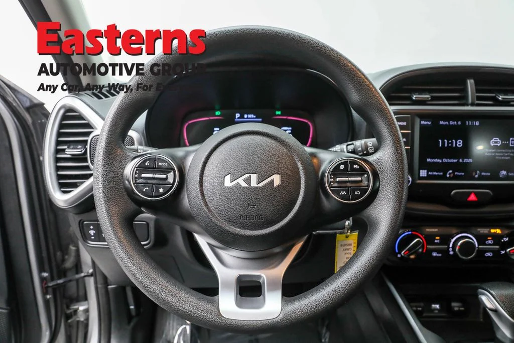 Used 2023  Kia LX image 10