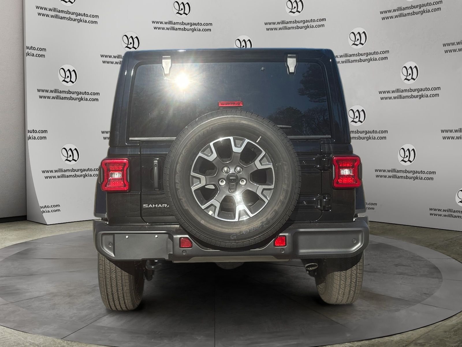 2026 Jeep Wrangler 4-Door Sahara - Photo 4