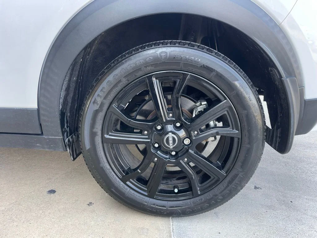 Certified Used 2024 White Nissan SR image 18