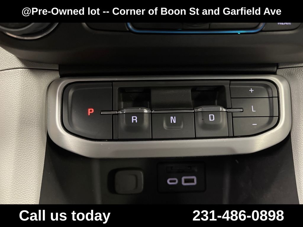Used 2023 Silver GMC SLT image 27