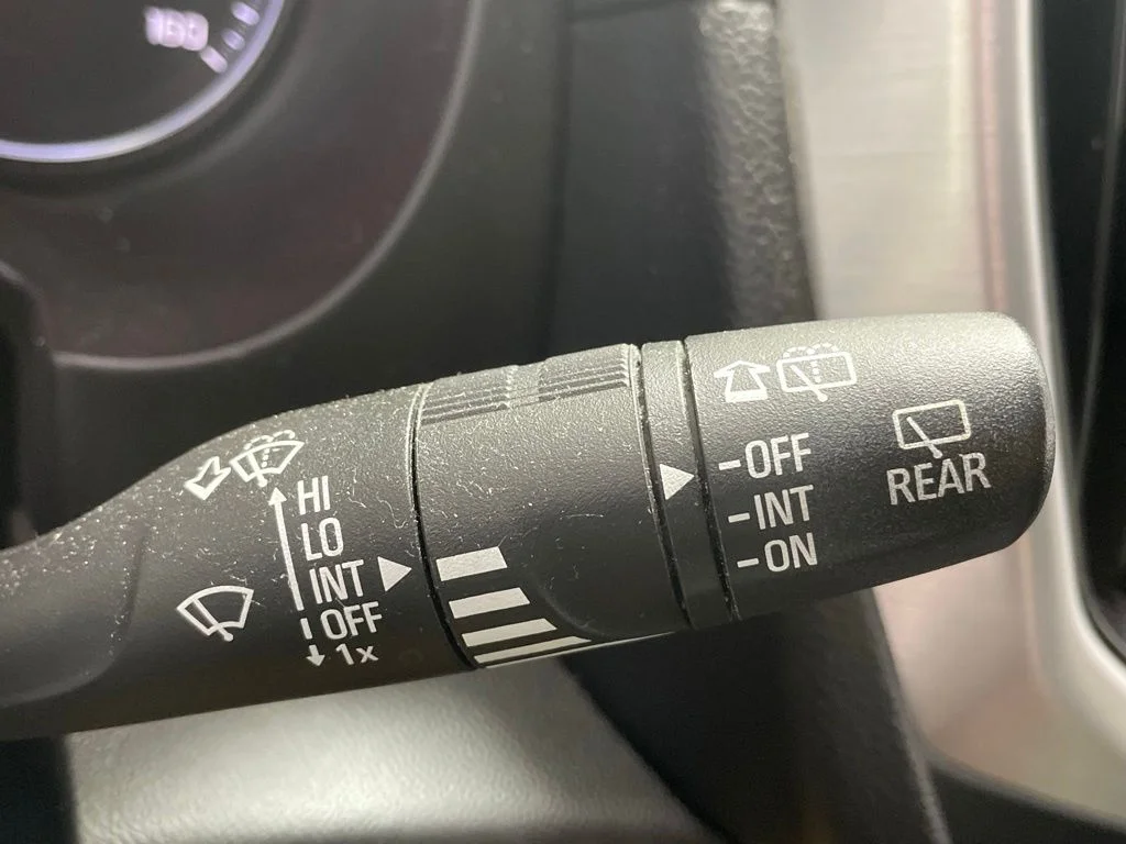 Used 2020 White GMC SLT image 26